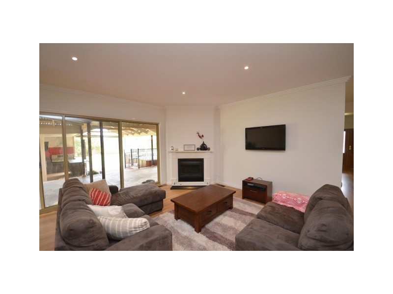 18 HOLLARA DRIVE, Moama NSW 2731