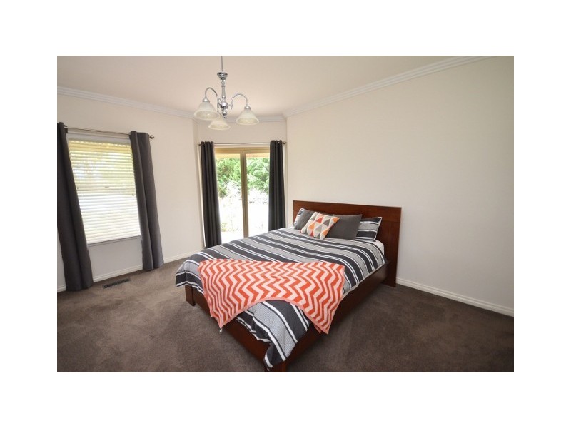 18 HOLLARA DRIVE, Moama NSW 2731