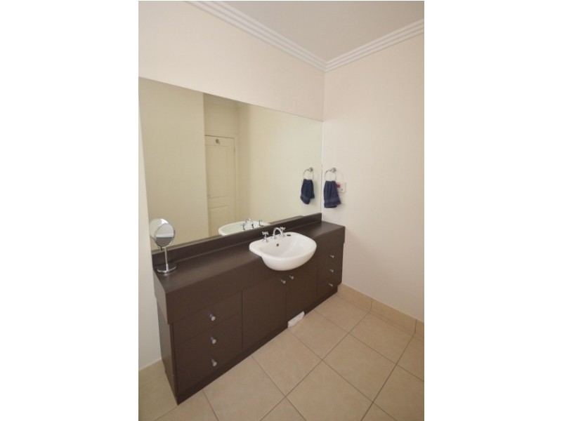 18 HOLLARA DRIVE, Moama NSW 2731