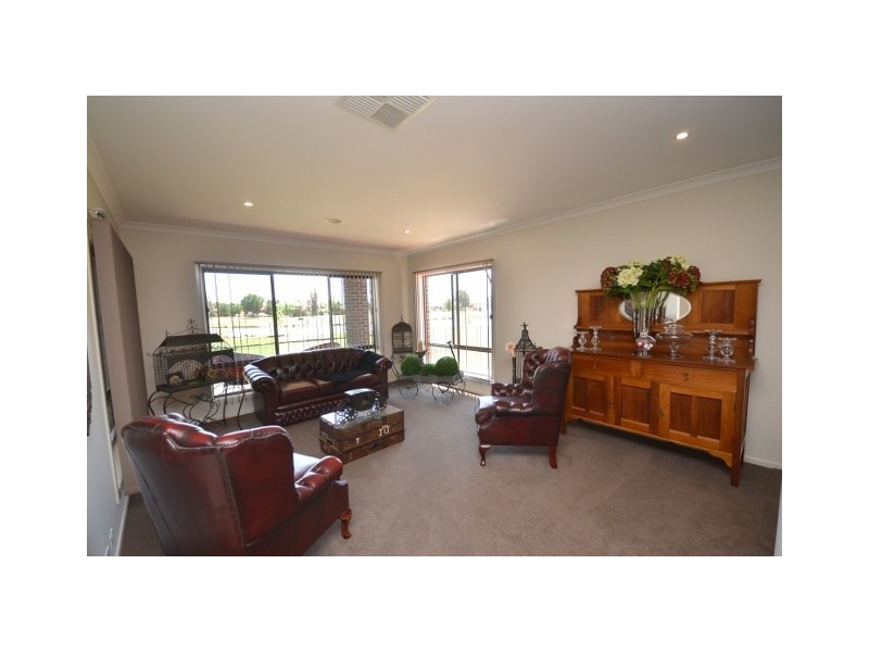 4 Burgundy Drive, Moama NSW 2731
