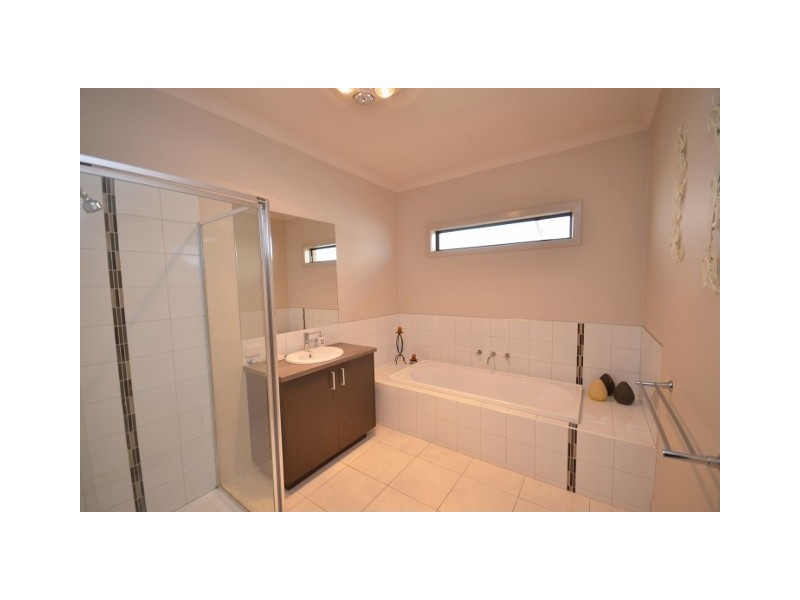 13 Yeovil Court, Echuca VIC 3564