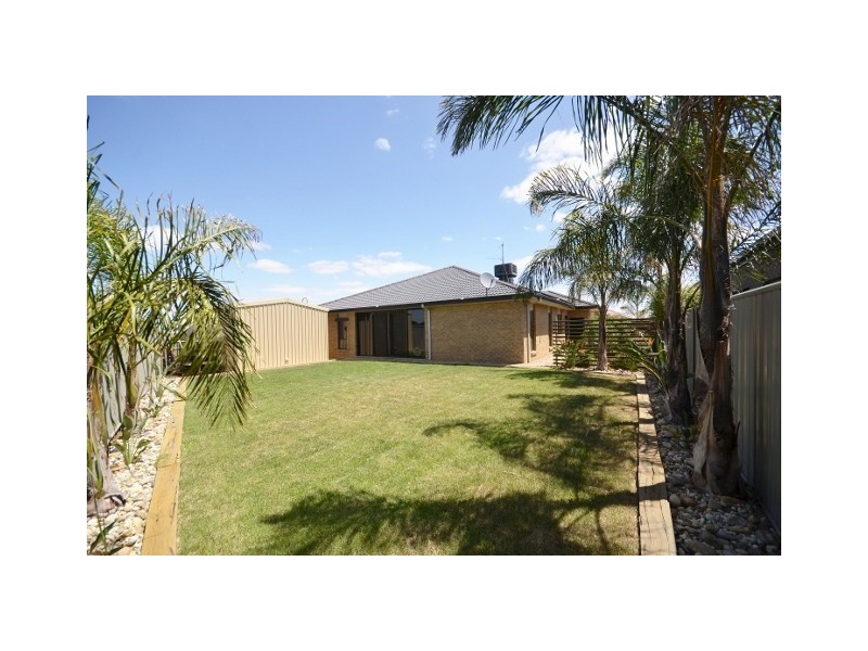 13 Yeovil Court, Echuca VIC 3564