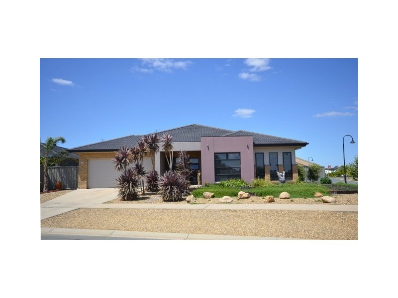 13 Yeovil Court, Echuca VIC 3564