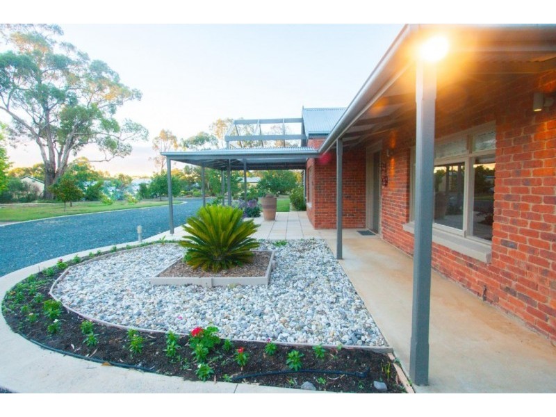 312 Perricoota Road, Moama NSW 2731