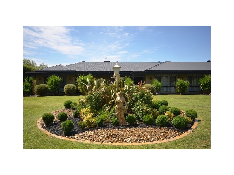 2 Winbi Lane, Moama NSW 2731