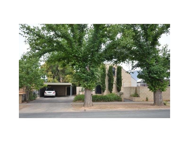 2/11 Crofton Street, Echuca VIC 3564