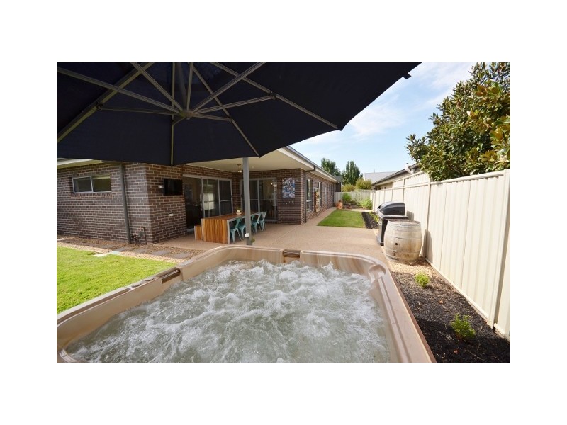 1/7 Kinross Court, Moama NSW 2731