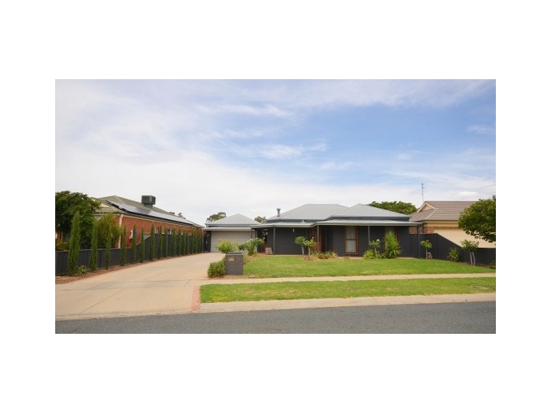 14 Olivia Drive, Moama NSW 2731