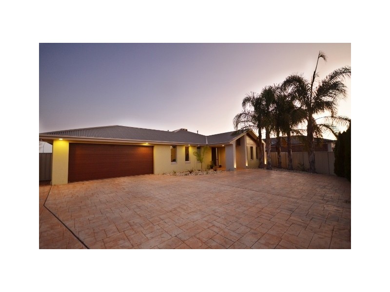 4 Glasgow Court, Moama NSW 2731