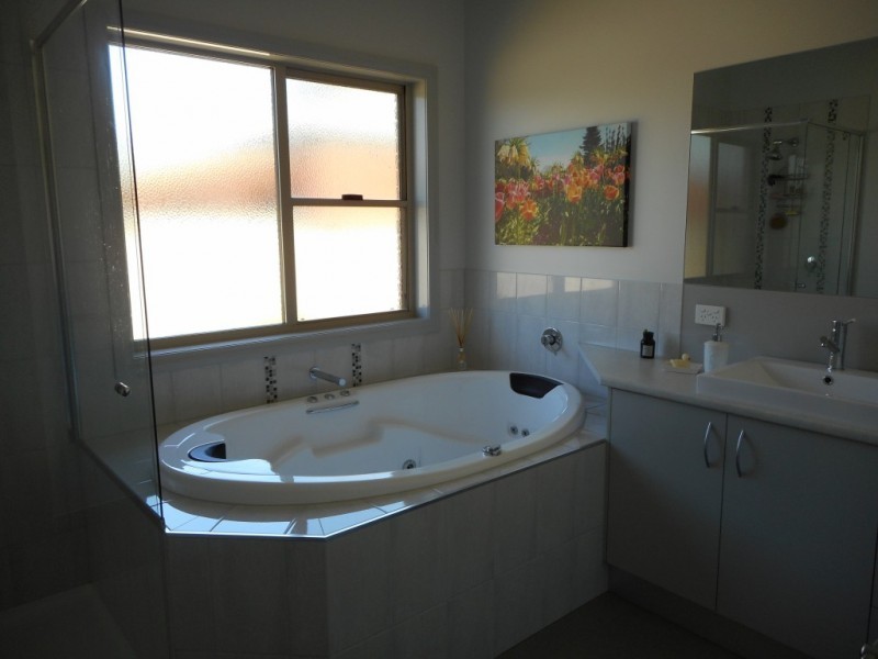 4 Marv Court, Echuca VIC 3564