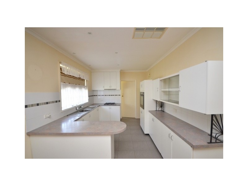 42 Crossen Street, Echuca VIC 3564