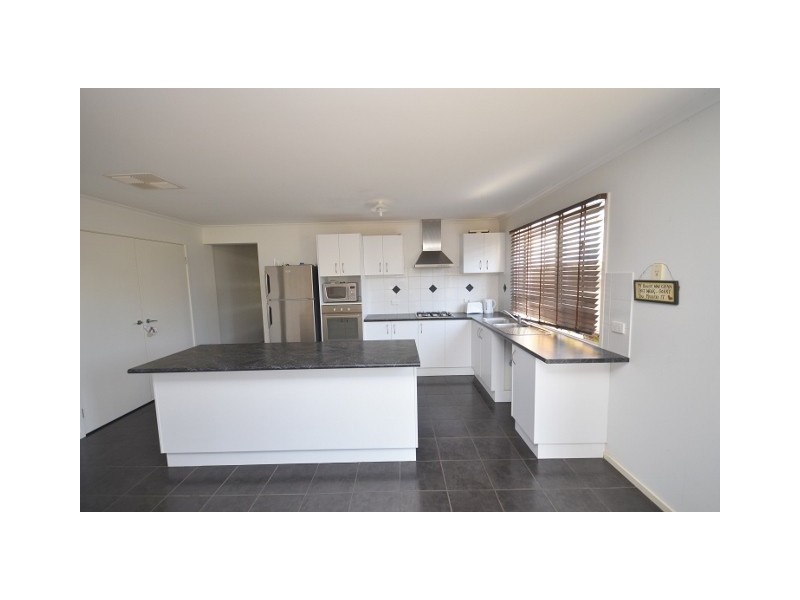 15 High Street, Rochester VIC 3561