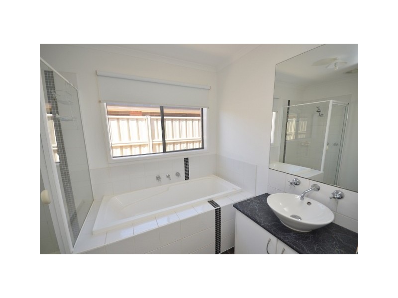 15 High Street, Rochester VIC 3561