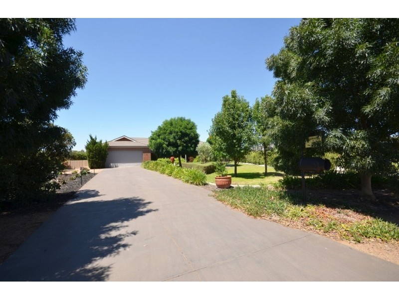 6 Silvergums Place, Moama NSW 2731