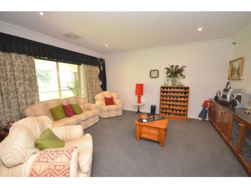 6 Silvergums Place, Moama NSW 2731