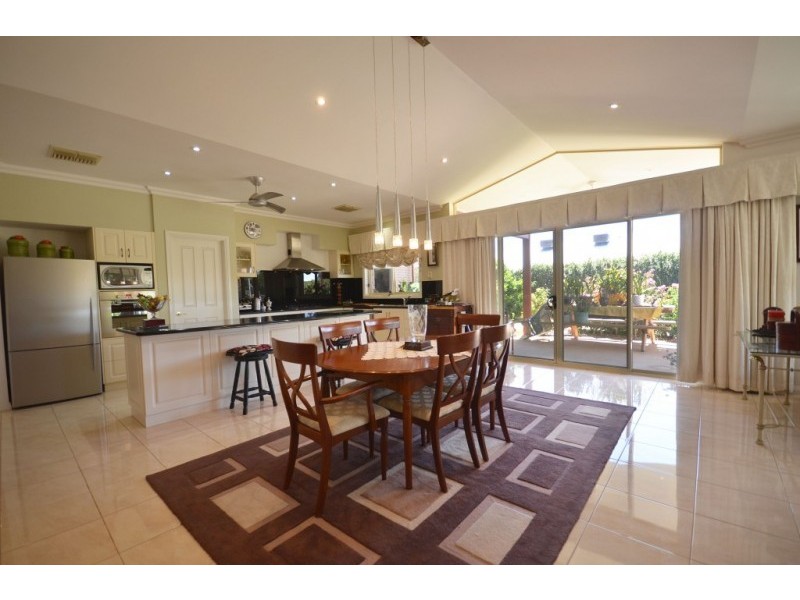 6 Silvergums Place, Moama NSW 2731