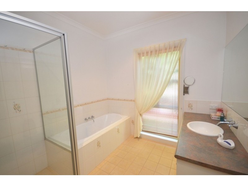 6 Silvergums Place, Moama NSW 2731