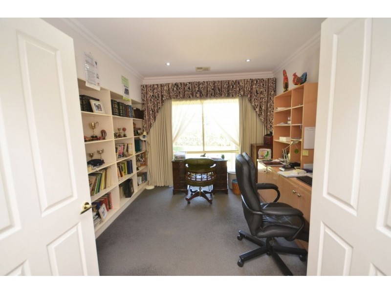 6 Silvergums Place, Moama NSW 2731