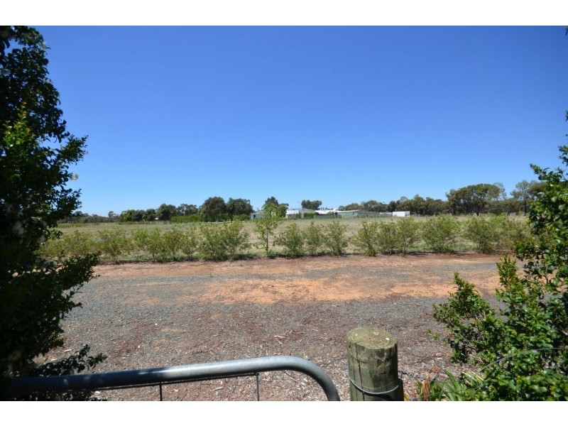 6 Silvergums Place, Moama NSW 2731