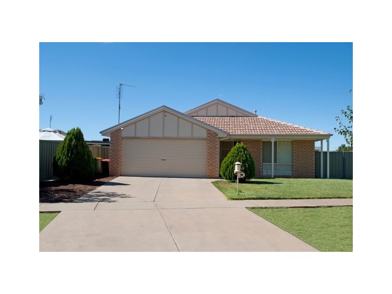 22 Woodlands Circuit, Echuca VIC 3564