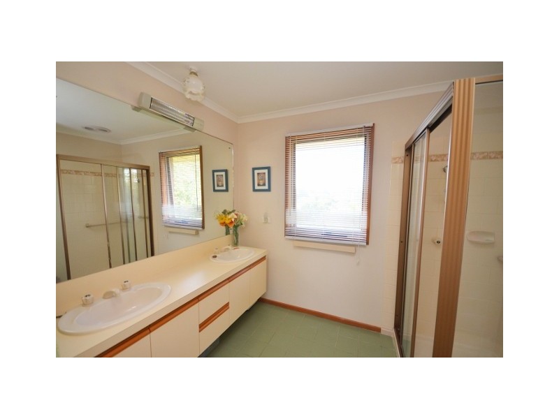 1 Hillview Avenue, Moama NSW 2731