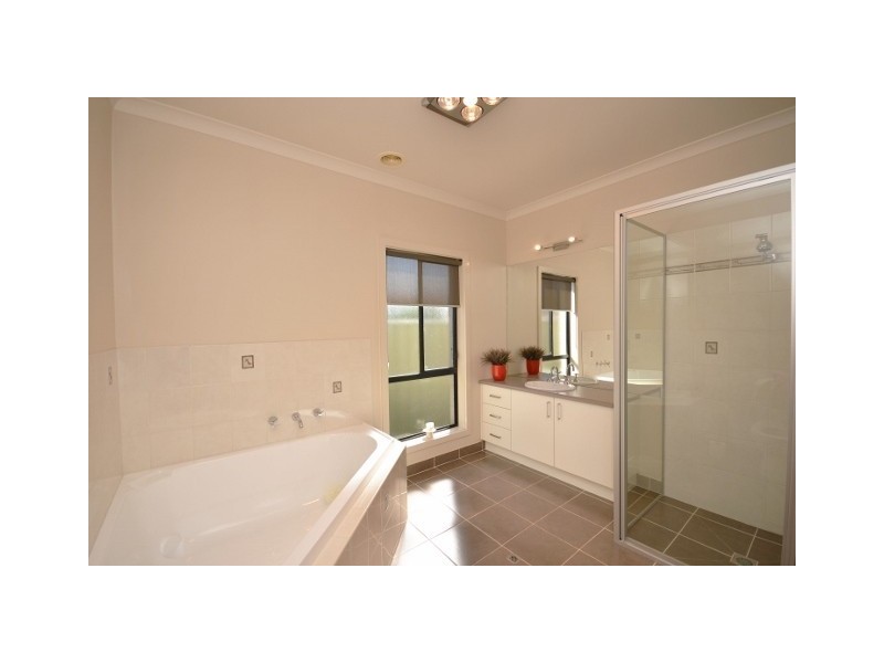 3 Woodlands Circuit, Echuca VIC 3564