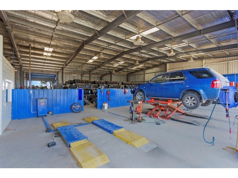 168-170 Hardinge Street, Deniliquin NSW 2710