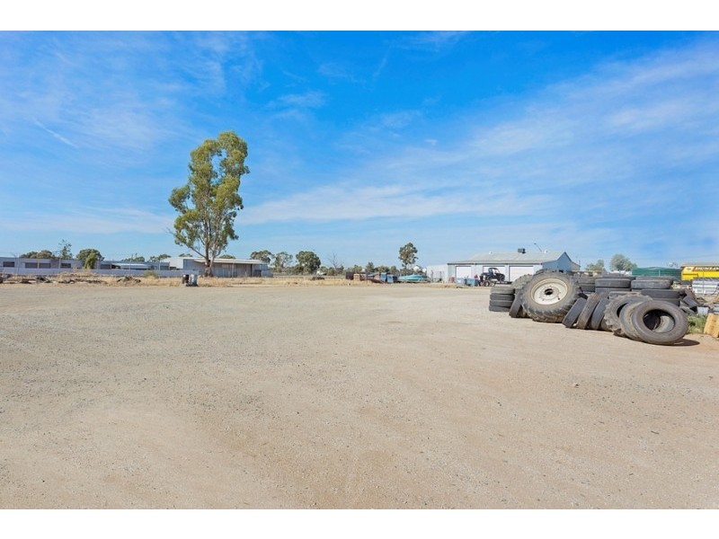 168-170 Hardinge Street, Deniliquin NSW 2710