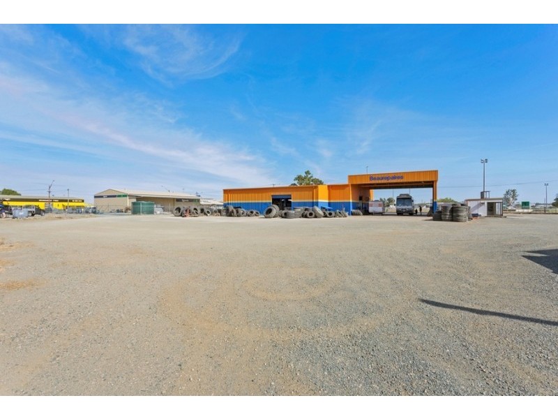 168-170 Hardinge Street, Deniliquin NSW 2710