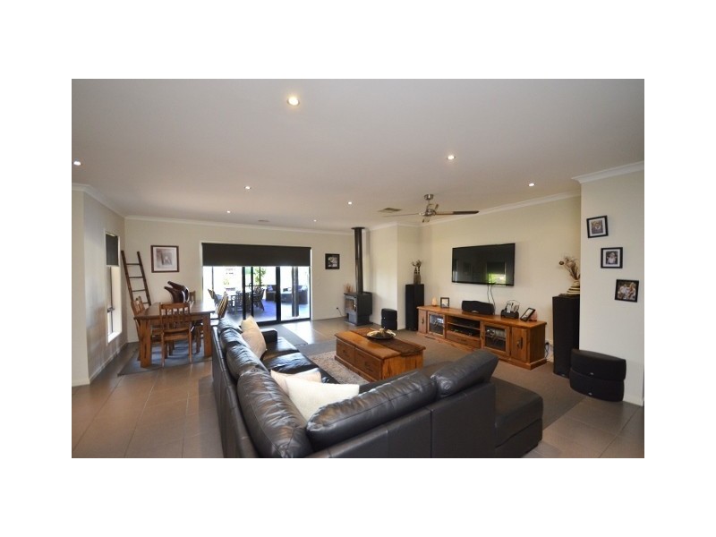 63 Wharparilla Road, Echuca VIC 3564