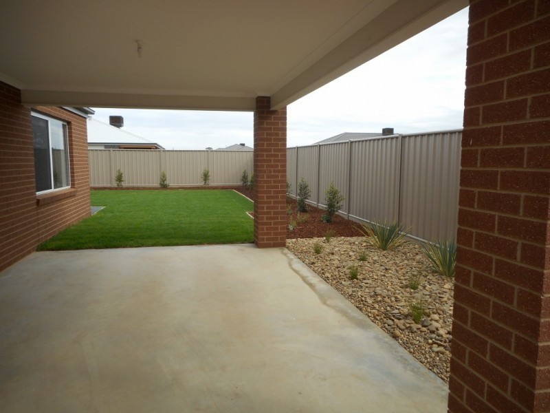 9 Eakin Street, Echuca VIC 3564