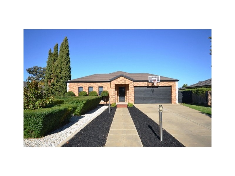 4 BLUEGUMS PLACE, Moama NSW 2731