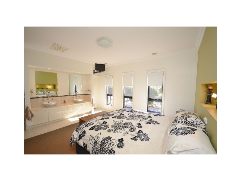 4 BLUEGUMS PLACE, Moama NSW 2731