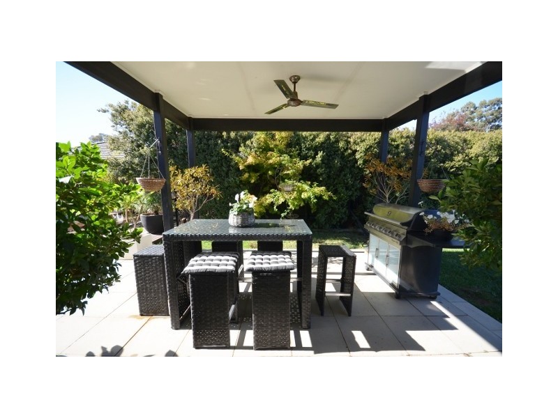 4 BLUEGUMS PLACE, Moama NSW 2731