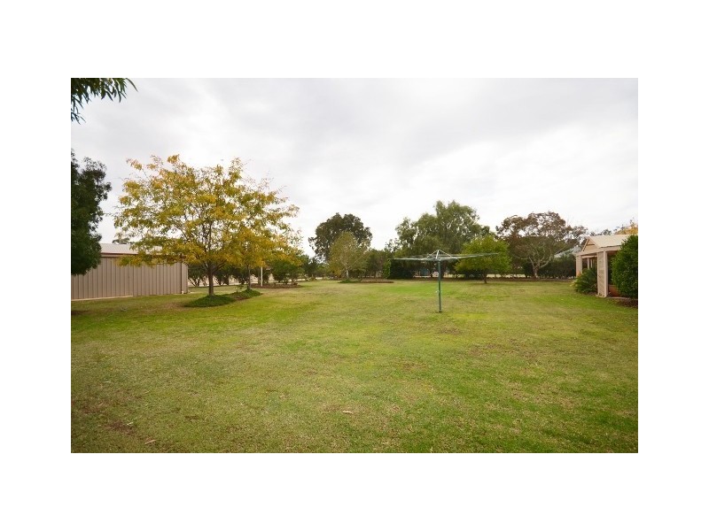 12 Tomara Court, Moama NSW 2731