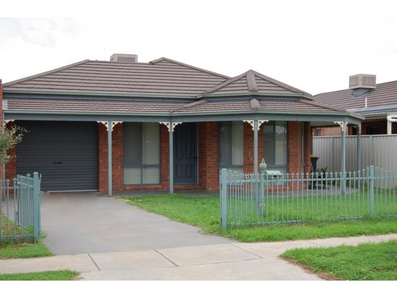 2/42 Blair Street, Moama NSW 2731