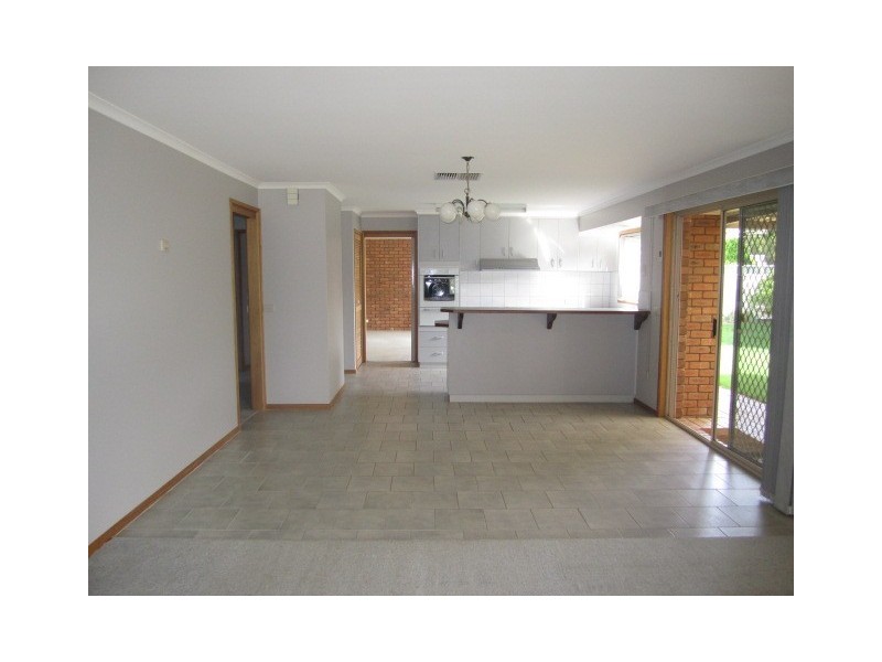 16 Lawson Drive, Moama NSW 2731