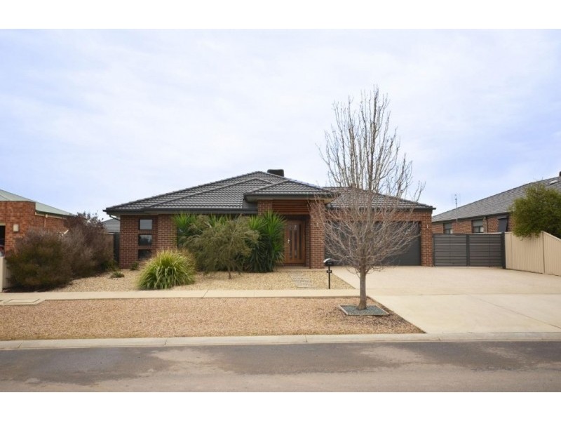 24 Bridlington Avenue, Echuca VIC 3564