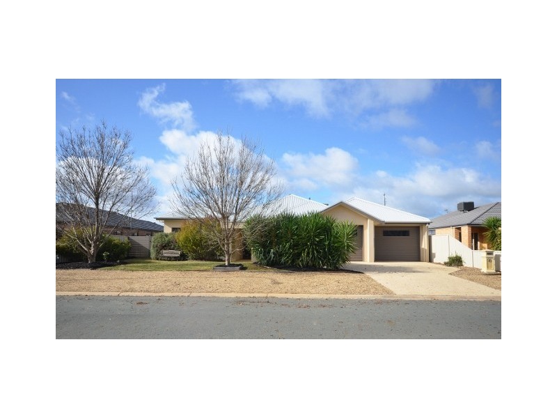 8 Antrim Court, Moama NSW 2731