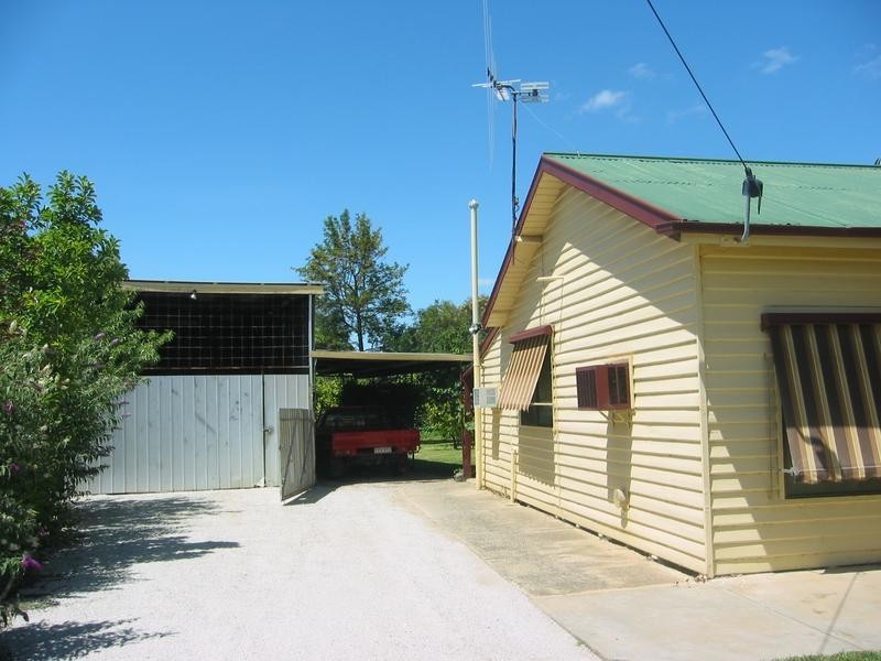 285 Ogilvie Ave, Echuca VIC 3564