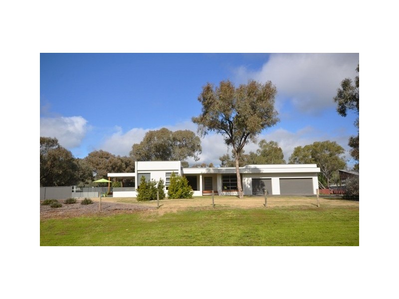 39 Pakenham Street, Echuca VIC 3564