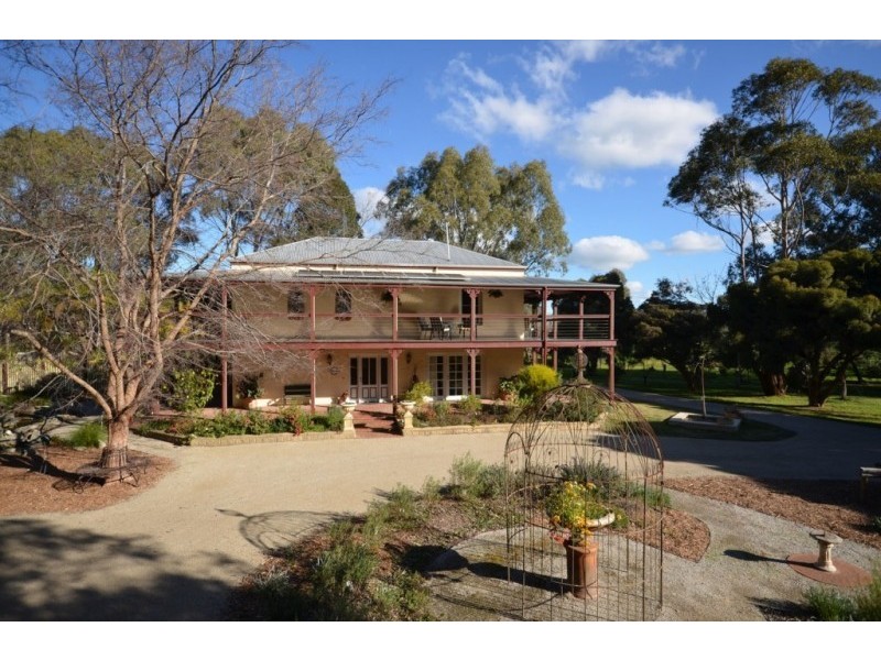 180 River Avenue, Echuca VIC 3564