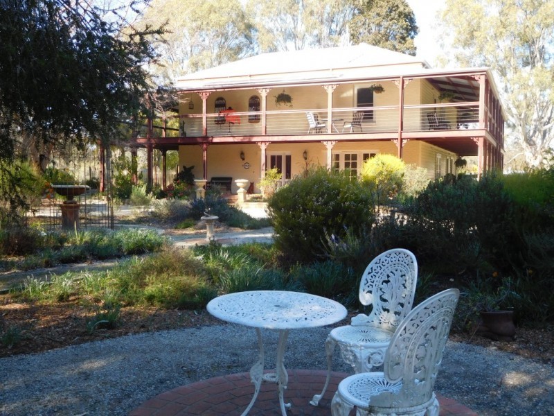 180 River Avenue, Echuca VIC 3564