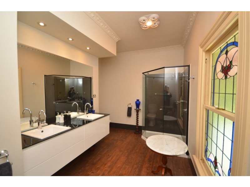 180 River Avenue, Echuca VIC 3564