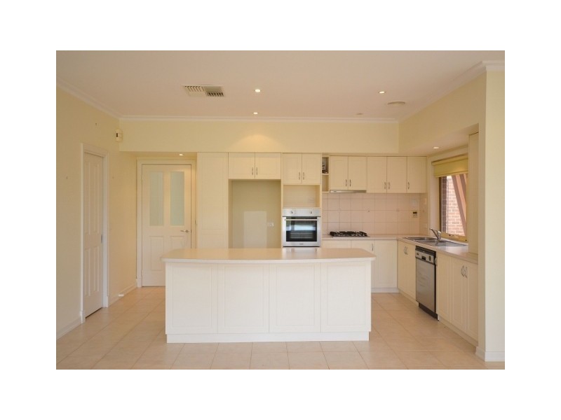 28 Kingfisher Drive West., Moama NSW 2731