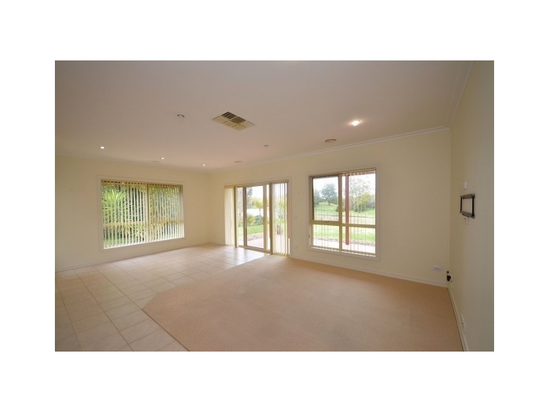 28 Kingfisher Drive West., Moama NSW 2731