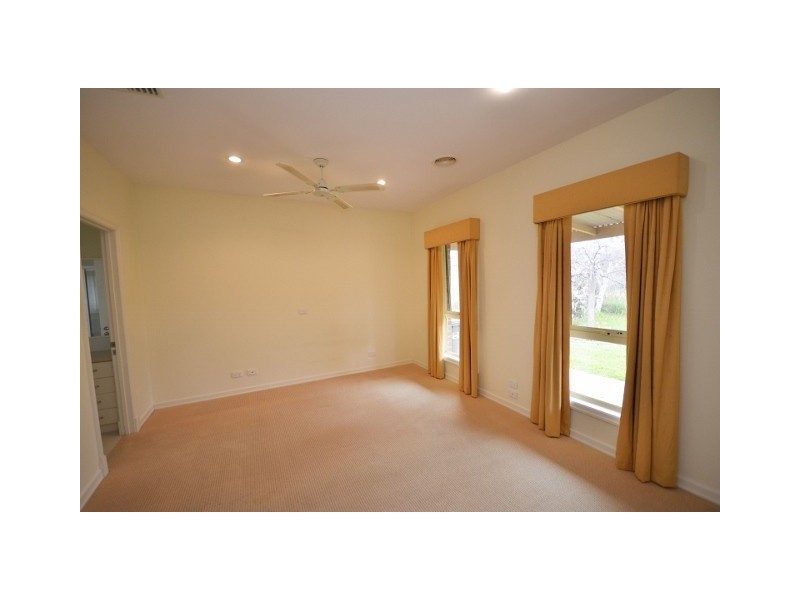 28 Kingfisher Drive West., Moama NSW 2731