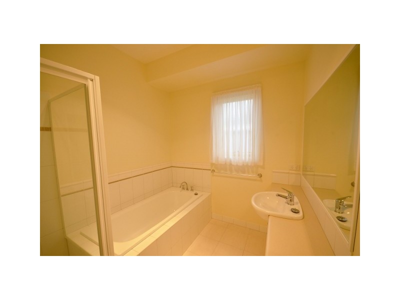 28 Kingfisher Drive West., Moama NSW 2731