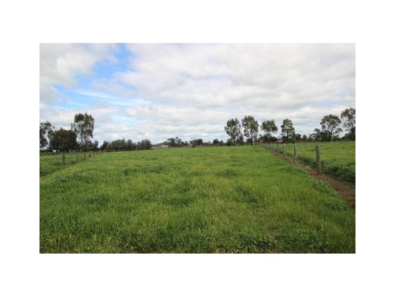 Lot 44,  Pinerate Place (off Scott Road), Echuca VIC 3564