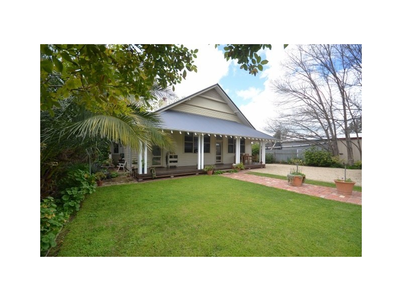 355 High Street, Echuca VIC 3564